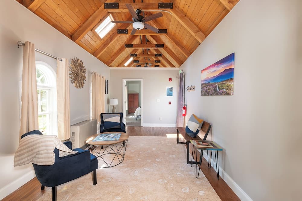 TuckAway Suites at East Branch featured exterior or lobby in Intervale — similar hotel