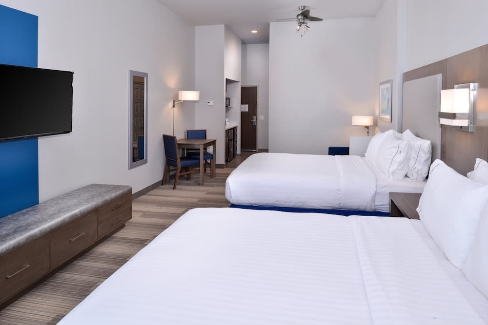 Holiday Inn Express & Suites Houston E - Pasadena by IHG interior in Pasadena, TX — gallery photo 2