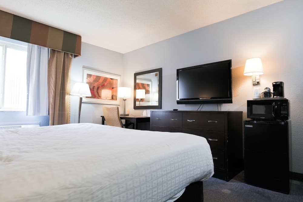Baymont by Wyndham Flint Airport North gallery photo in Flint, MI — image 54