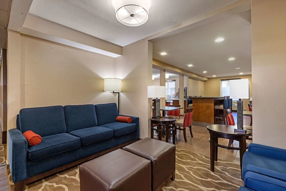 Comfort Inn N Myrtle Beach Barefoot Landing interior in North Myrtle Beach, SC — gallery photo 2