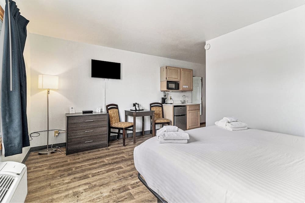 Snyder's Shoreline Inn gallery photo in Ludington, MI — image 104