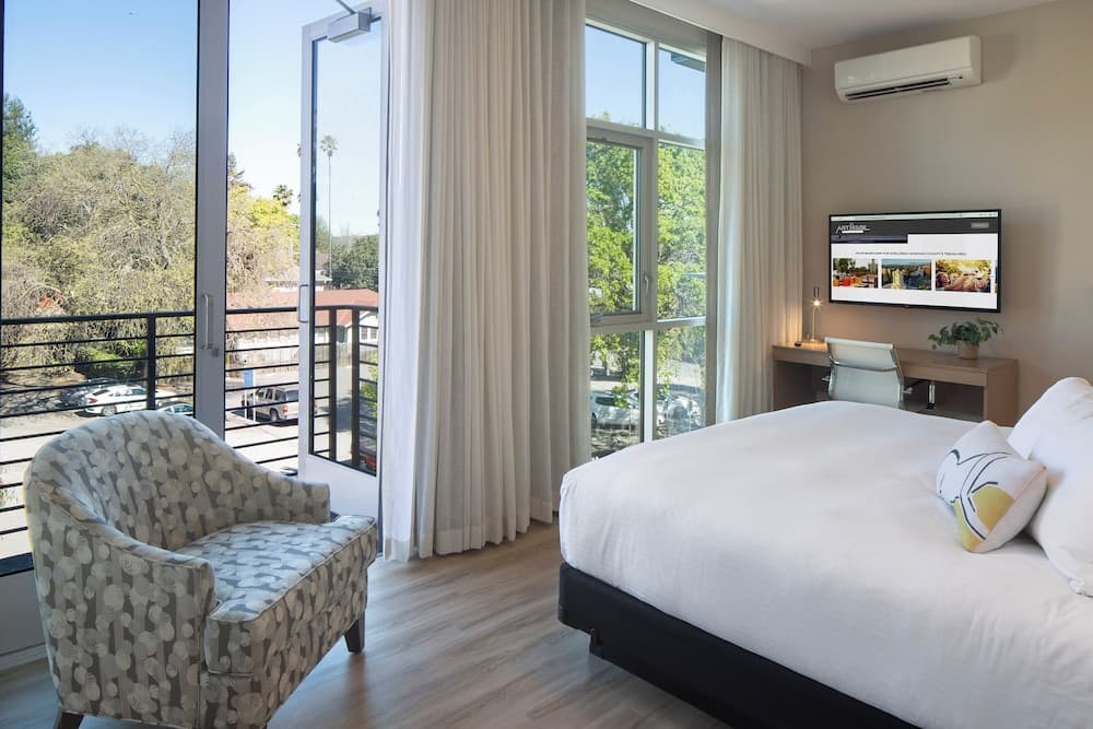Art House Hotel and Suites gallery photo in Santa Rosa, CA — image 19
