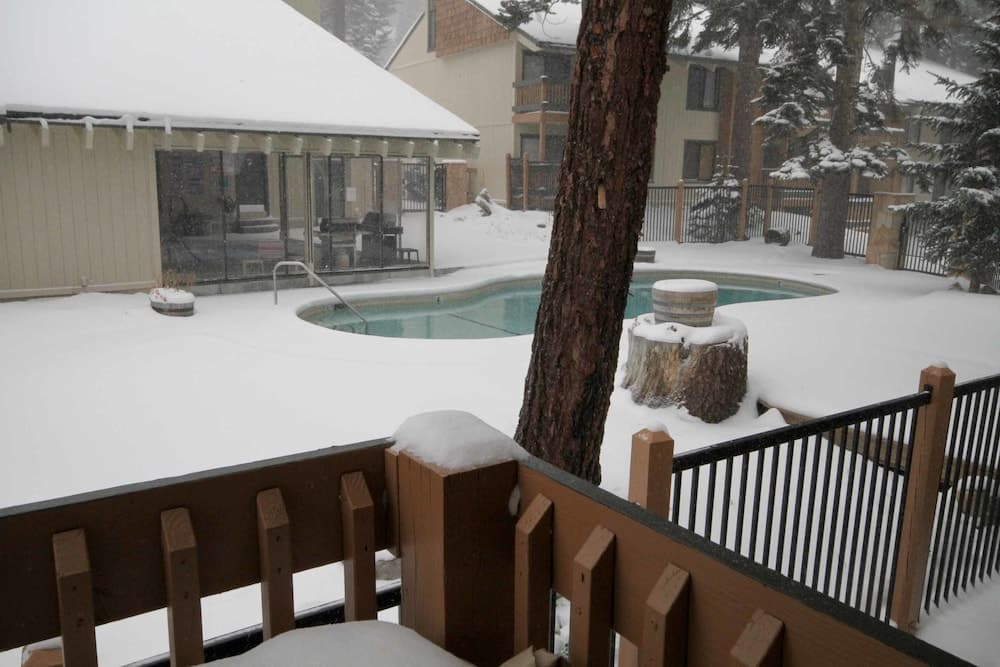 Discovery 4 property views in Mammoth Lakes, CA — gallery photo 3
