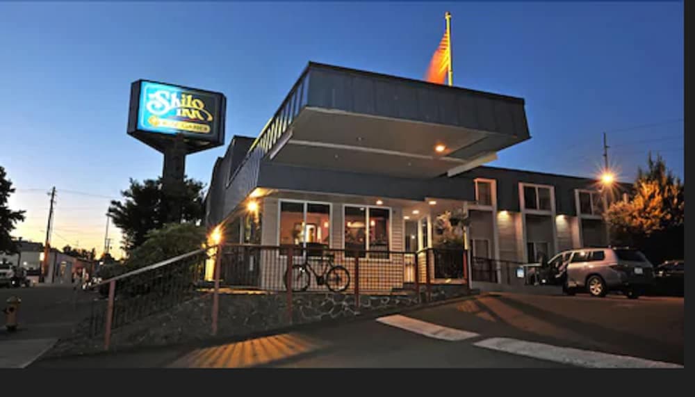 District Hotel by OYO Portland Convention Center — hotel in Portland, Oregon
