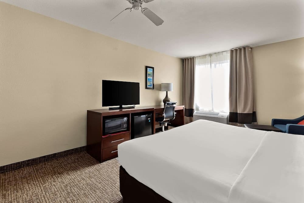 Comfort Inn & Suites Sequoia/Kings Canyon gallery photo in Three Rivers, CA — image 41