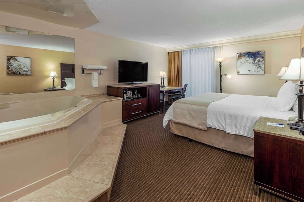 Wyndham Riverfront Hotel gallery photo in Little Rock, AR — image 37