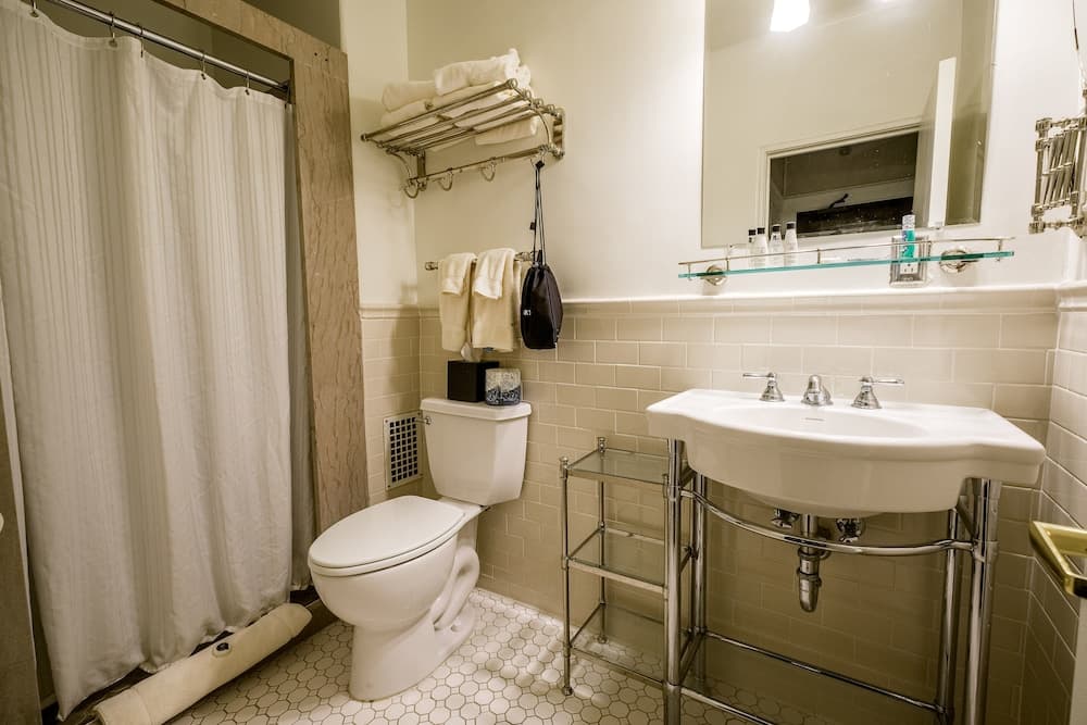 Hotel 340 gallery photo in St. Paul, MN — image 9