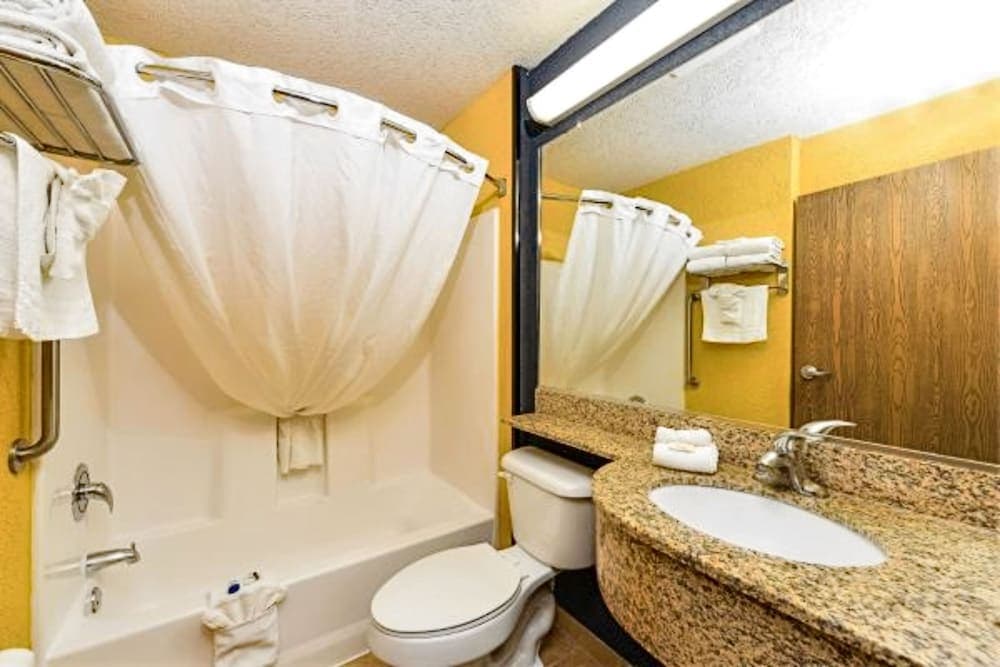 Microtel Inn & Suites by Wyndham New Braunfels interior in New Braunfels, TX — gallery photo 2