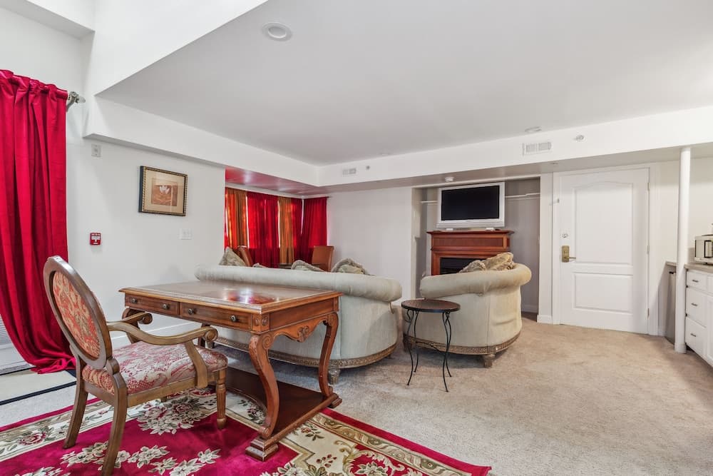 The Columbia Inn at Peralynna Manor gallery photo in Columbia, MD — image 92
