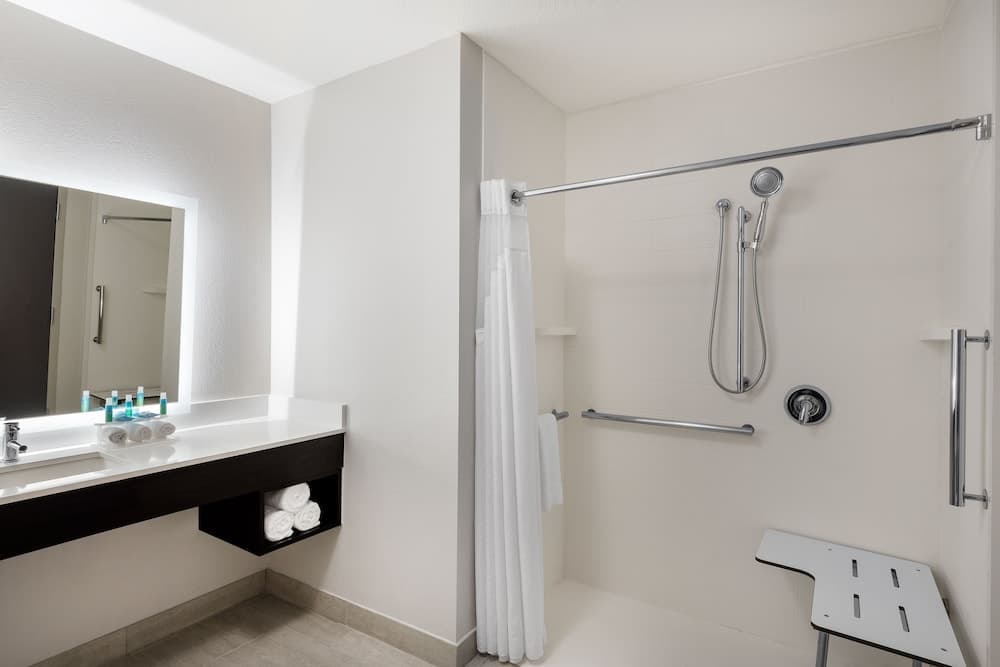 Holiday Inn Express & Suites Lakeland South by IHG gallery photo in Lakeland, FL — image 27