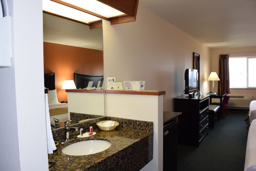 Travelodge Suites by Wyndham Newberg gallery photo in Newberg, OR — image 85