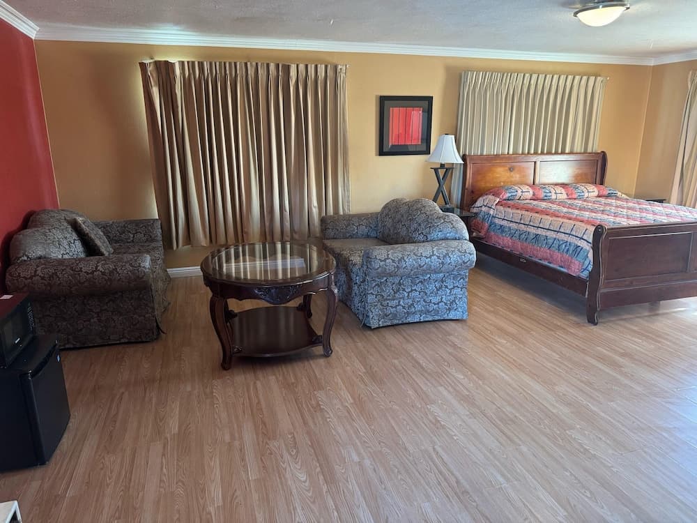 Vista Motel - Riverside property views in Riverside, CA — gallery photo 3
