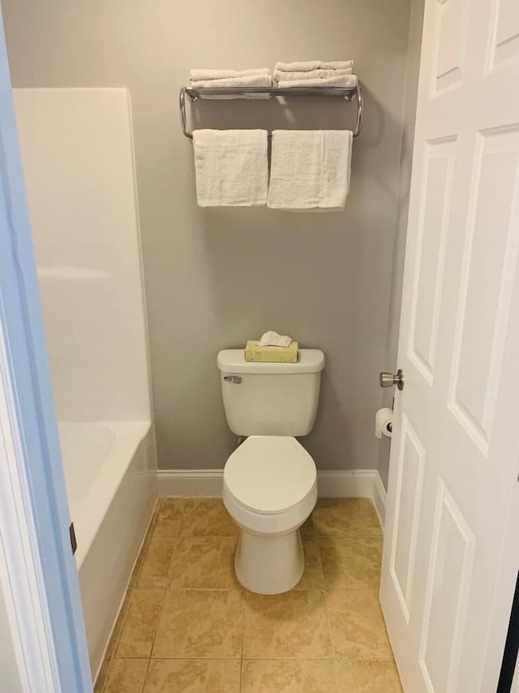 Ocean One Inn property views in Sneads Ferry, NC — gallery photo 3