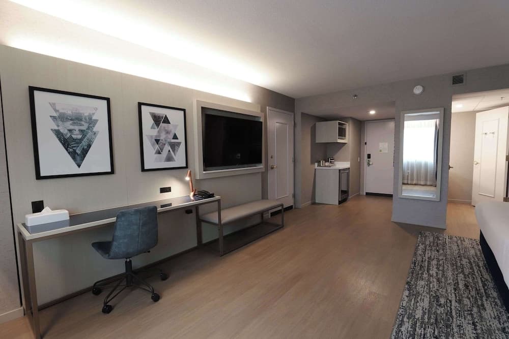 Radisson Plaza Hotel at Kalamazoo Center gallery photo in Kalamazoo, MI — image 82
