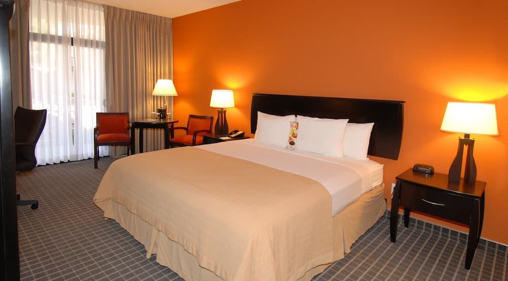 Oakland Airport Executive Hotel gallery photo in Oakland, CA — image 57