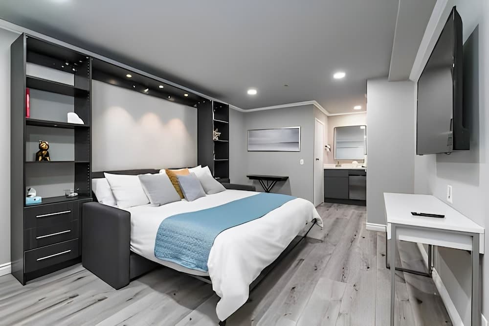 Omeo Suites featured exterior or lobby in Alhambra, CA — similar hotel