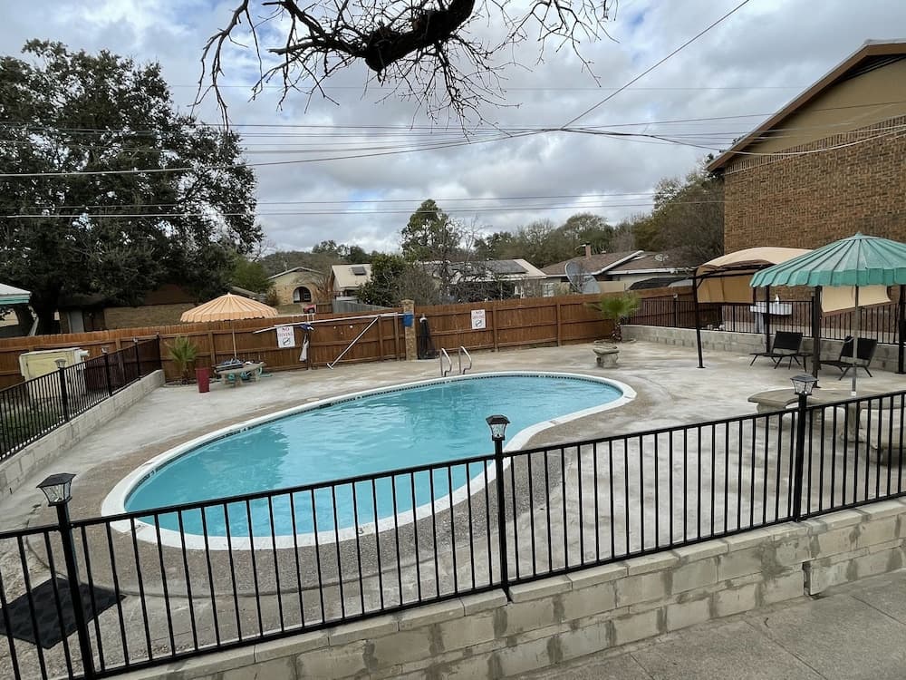 Sky Inn interior in Rockdale, TX — gallery photo 2