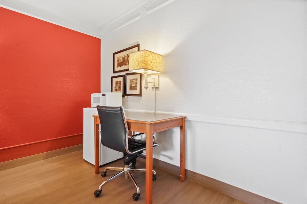 La Quinta Inn by Wyndham Costa Mesa / Newport Beach gallery photo in Costa Mesa, CA — image 13