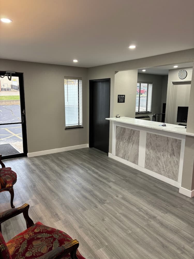 Super 8 Springfield North I-44 property views in Springfield, MO — gallery photo 3