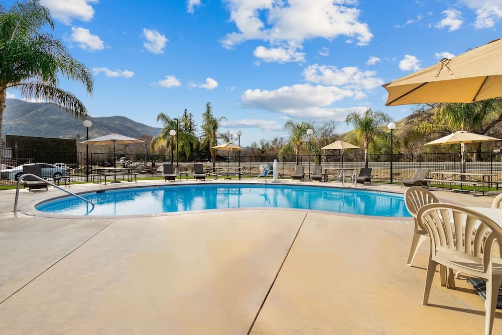 Comfort Inn & Suites Sequoia/Kings Canyon gallery photo in Three Rivers, CA — image 43