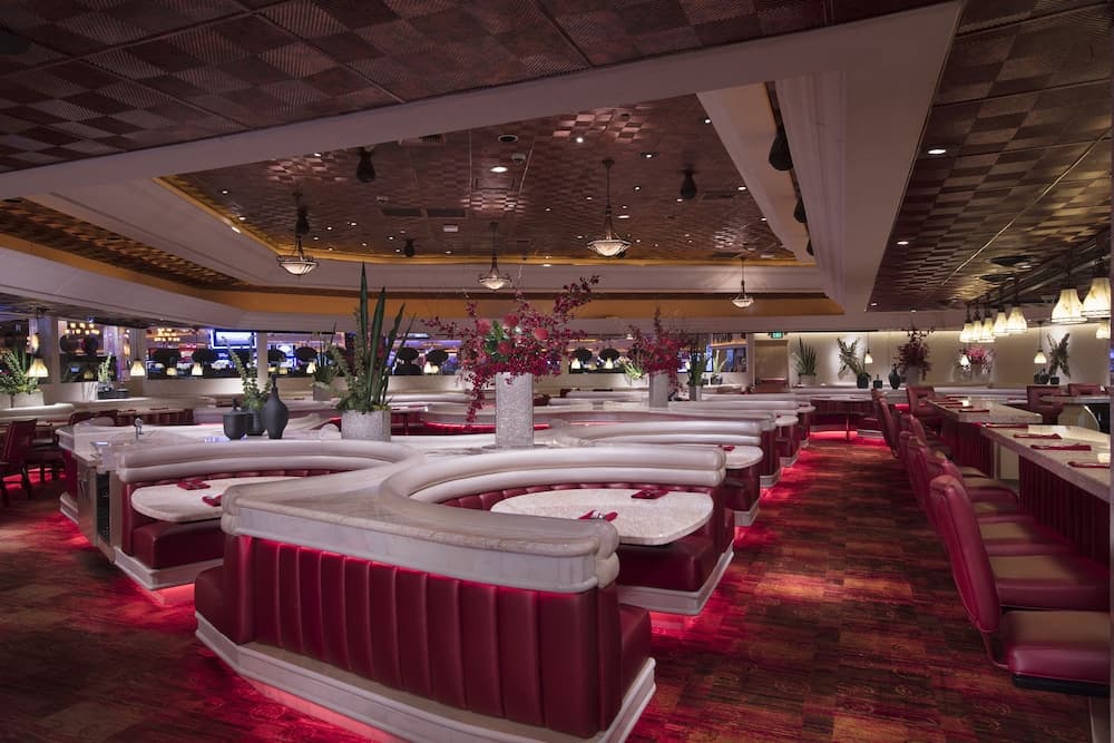 Western Village Inn & Casino by Peppermill Resorts property views in Sparks, NV — gallery photo 3