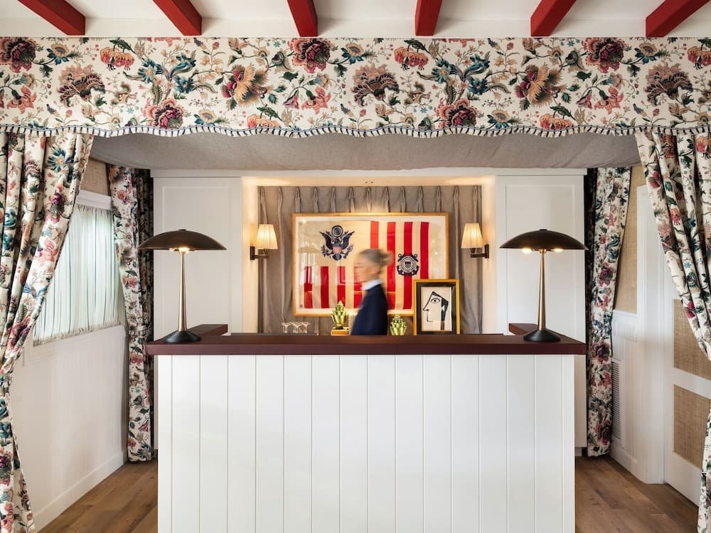 Le Petit Pali Laguna Beach interior in Laguna Beach, CA — gallery photo 2