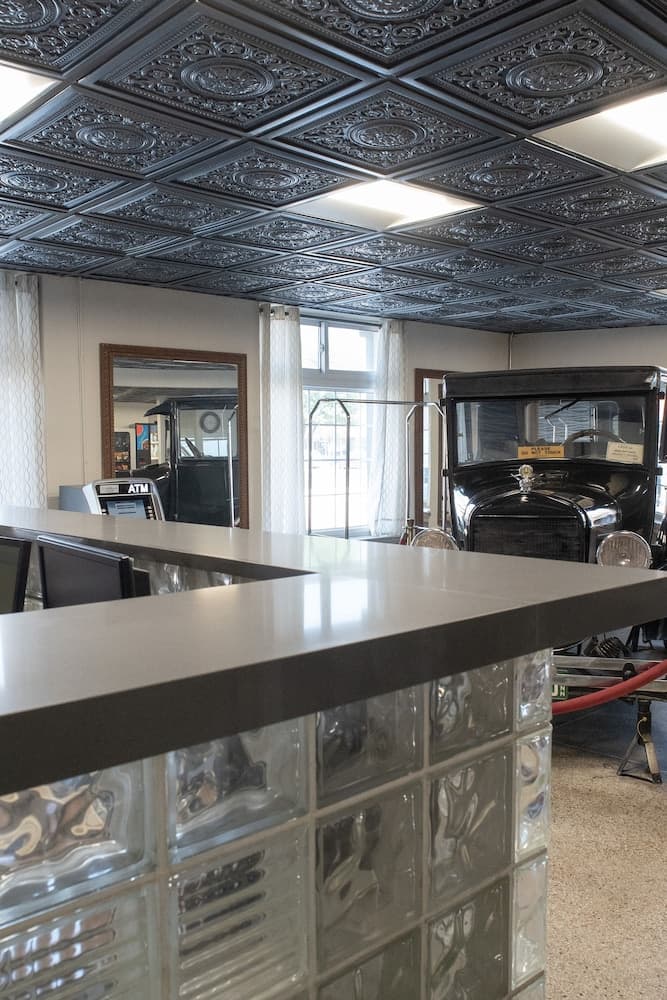 Hotel Chataura interior in Dearborn, MI — gallery photo 2