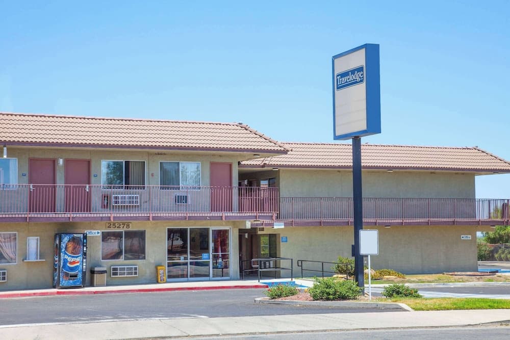 Baymont by Wyndham Coalinga featured exterior or lobby in Coalinga, CA — similar hotel