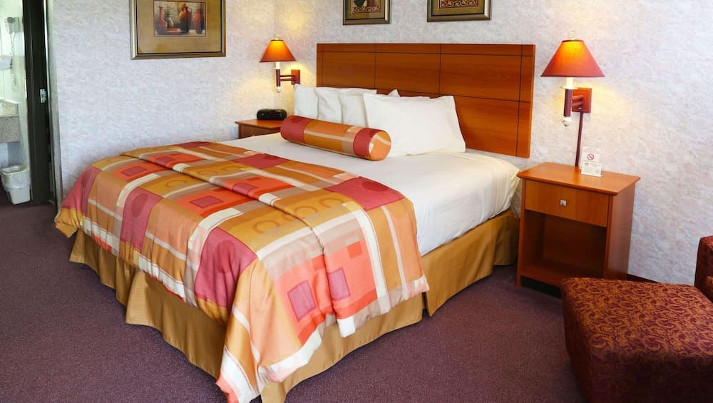 Magnuson Hotel Howell gallery photo in Howell, MI — image 11