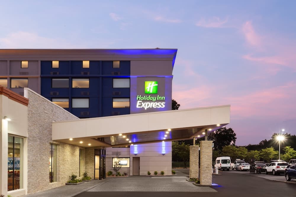 Holiday Inn Express Atlanta Airport - North by IHG featured exterior or lobby in College Park, GA — similar hotel