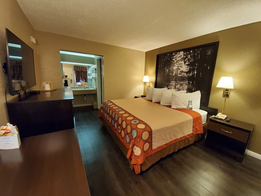 Super 8 by Wyndham Abilene North property views in Abilene, TX — gallery photo 3