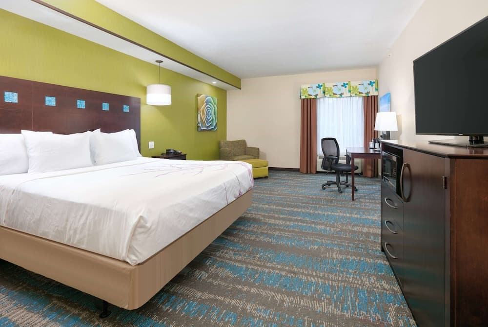 La Quinta Inn & Suites by Wyndham Dallas Grand Prairie South gallery photo in Grand Prairie, TX — image 41