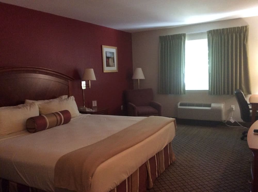 Riverside Hotel property views in Belle Chasse, LA — gallery photo 3