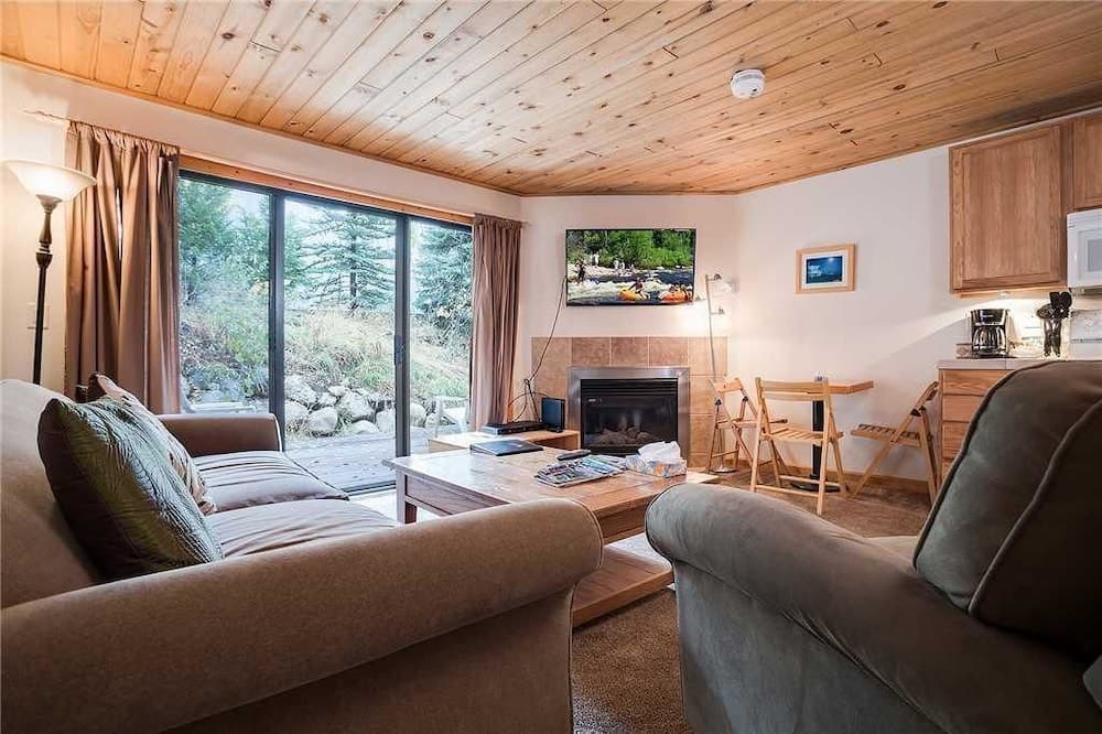 Scandinavian Lodge And Condominiums by Pioneer Ridge Mgmt featured exterior or lobby in Steamboat Springs, CO — similar hotel