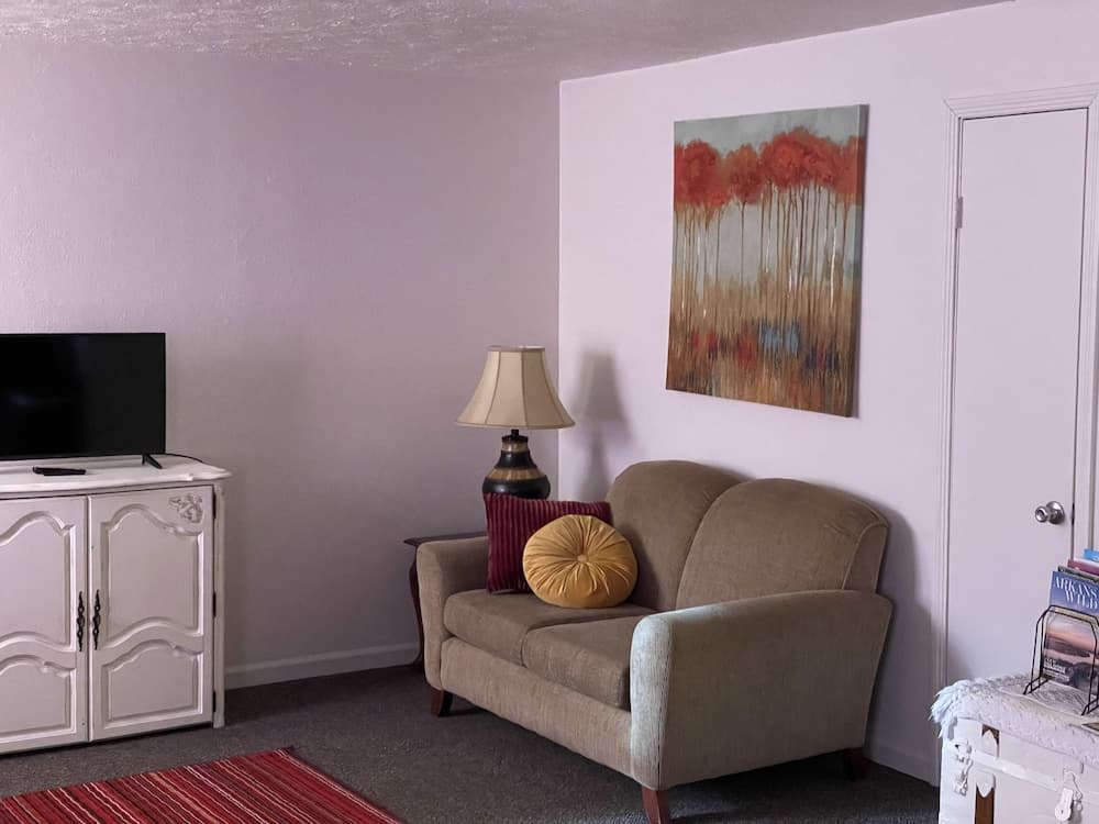 Hardy Vacation Apartments property views in Hardy, AR — gallery photo 3