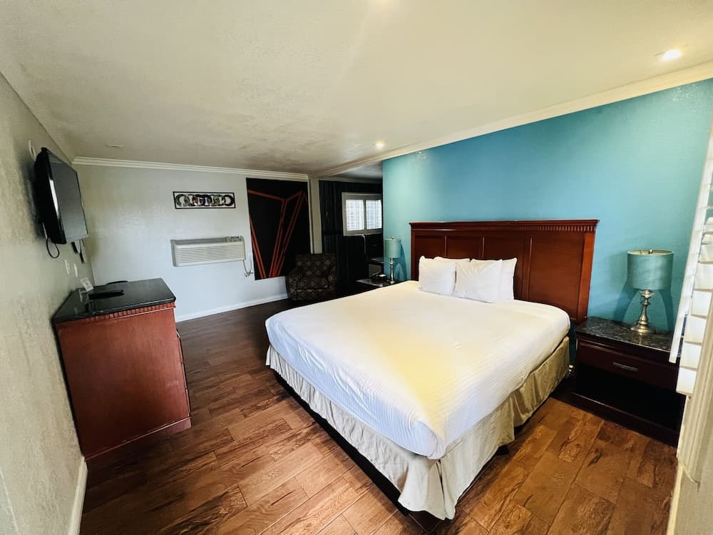 Casa Blanca Hotel - Orange gallery photo in Orange, CA — image 8