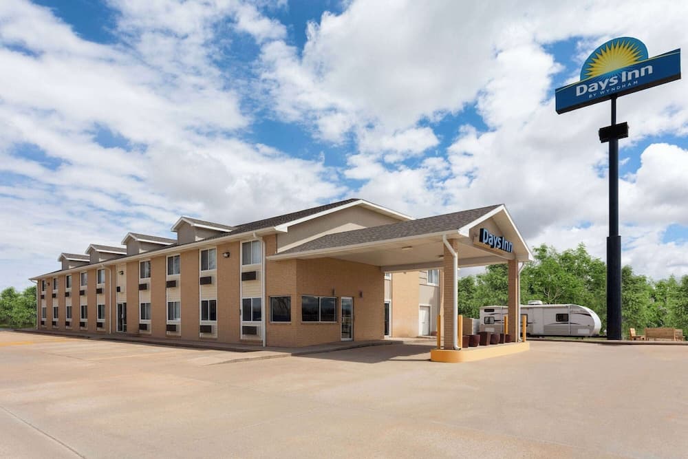 Days Inn by Wyndham Ogallala featured exterior or lobby in Ogallala, NE — similar hotel