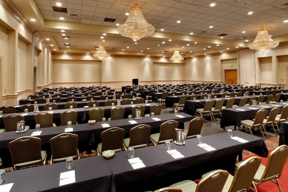 Holiday Inn Harrisburg - Hershey Area, I-81 by IHG gallery photo in Grantville, PA — image 43