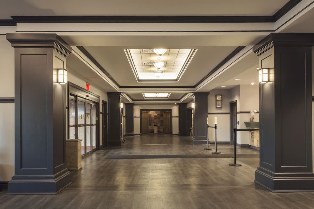 Casino Queen Hotel interior in East St. Louis, IL — gallery photo 2