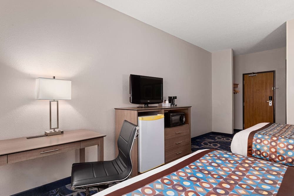 Baymont by Wyndham Waterloo gallery photo in Waterloo, IA — image 27