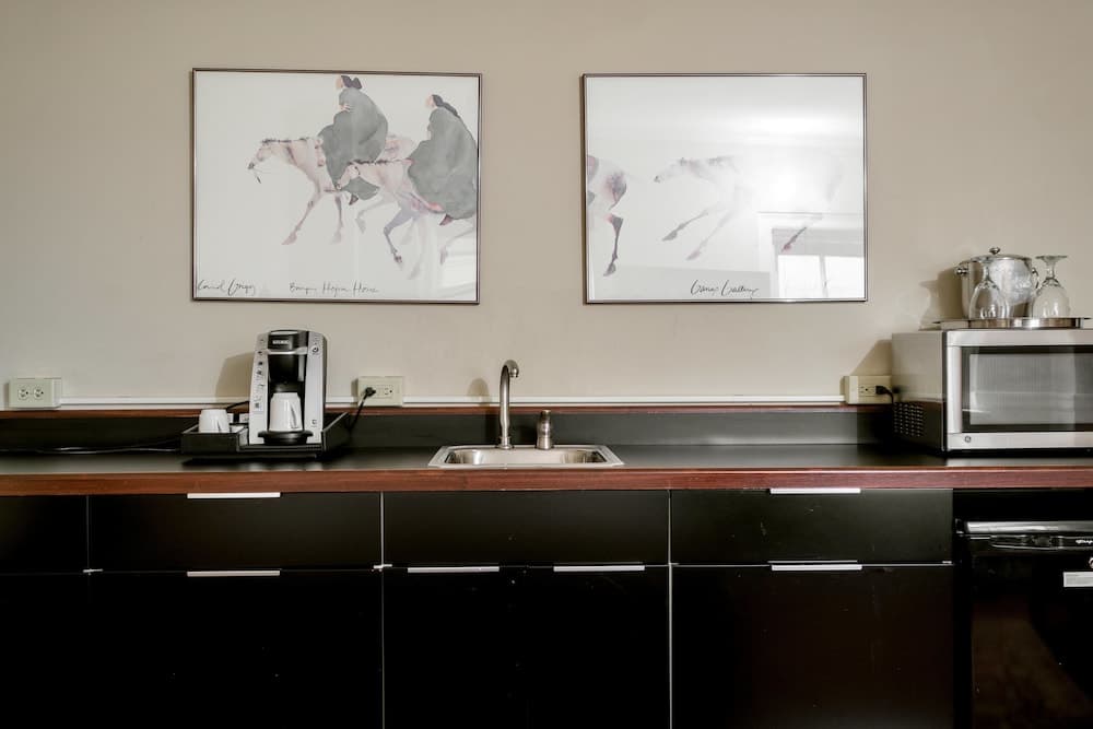 Hotel 340 interior in St. Paul, MN — gallery photo 2