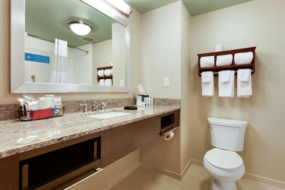 Hampton Inn & Suites Gulfport I-10 gallery photo in Gulfport, MS — image 76