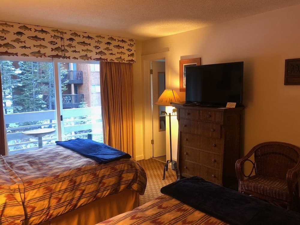 River Ranch Lodge & Restaurant interior in Olympic Valley, CA — gallery photo 2