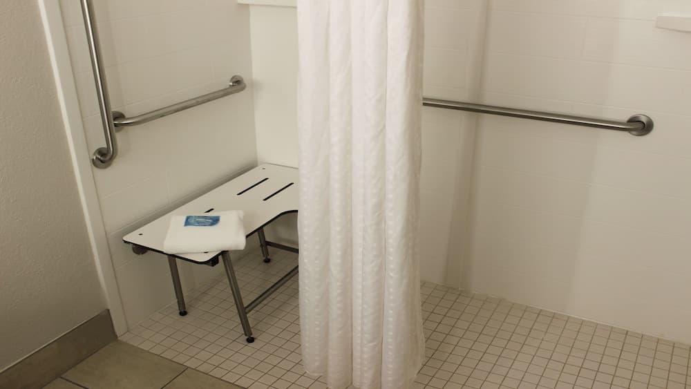 Holiday Inn Express Winfield by IHG property views in Hurricane, WV — gallery photo 3