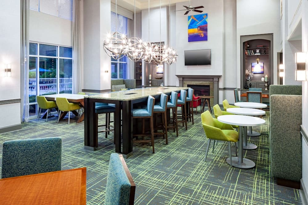 Hampton Inn & Suites Mobile I-65@ Airport Blvd property views in Mobile, AL — gallery photo 3
