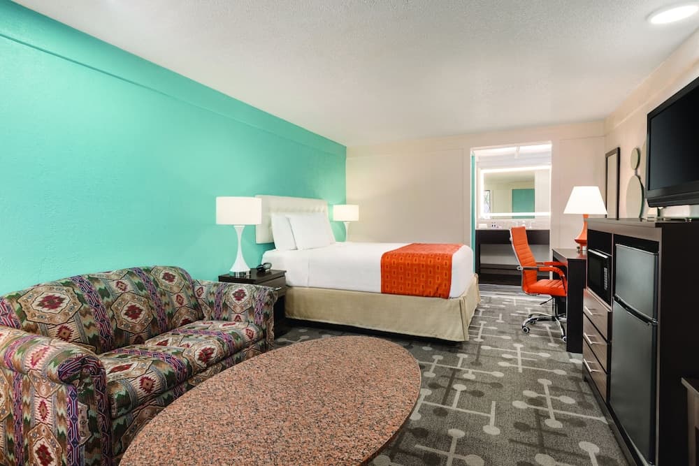 Dover Inn & Suites featured exterior or lobby in Dover, OH — similar hotel