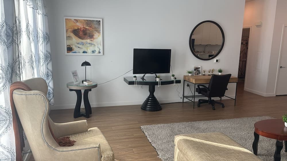 Premier Apts in Vibrant Downtown LA property views in Los Angeles, CA — gallery photo 3