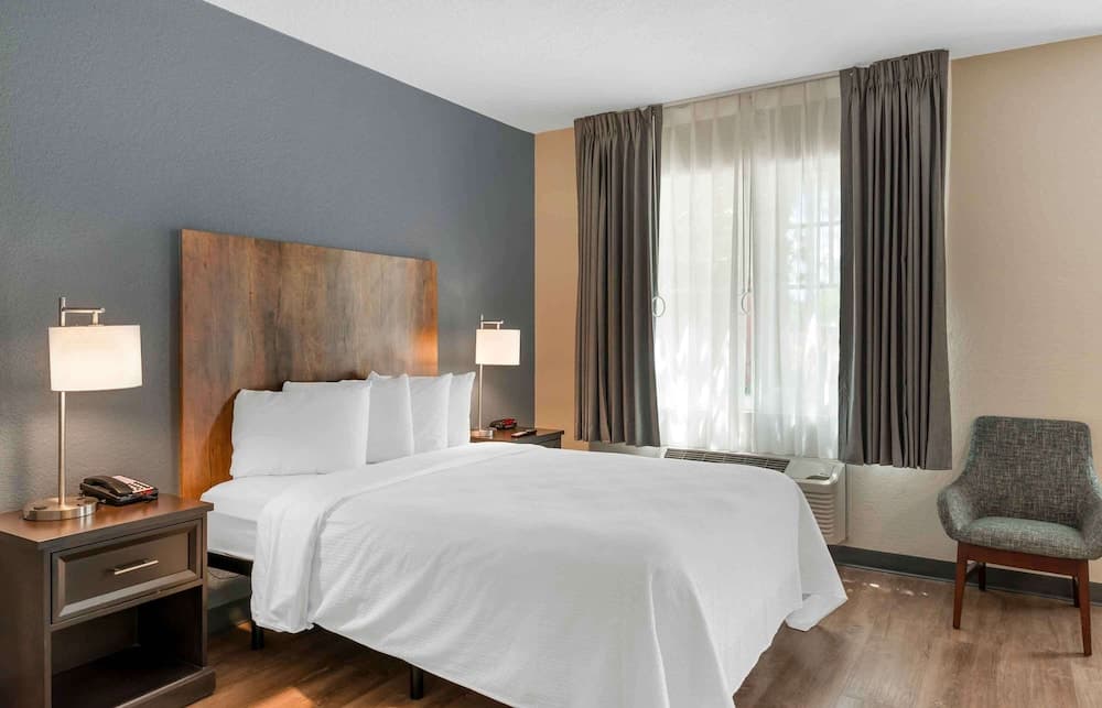 Extended Stay America Premier Suites Ft Lauderdale CypressCk gallery photo in Pompano Beach, FL — image 25