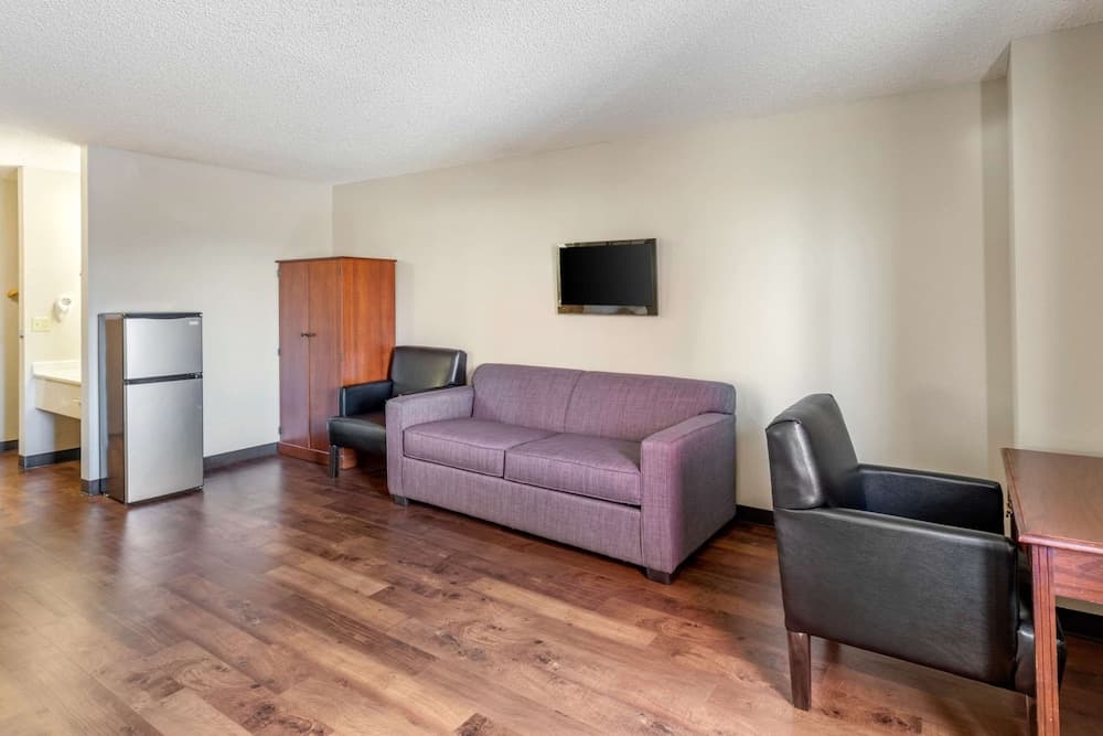 Econo Lodge Longmont East gallery photo in Longmont, CO — image 29