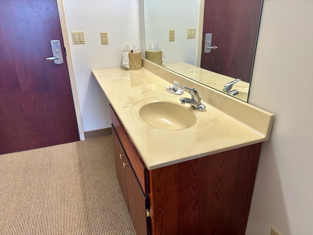 Passport Inn property views in Paradise — gallery photo 3